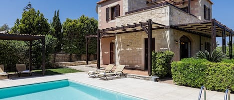 Private heated pool,Near beach &  amenities, Platanes,Rethymno,Crete