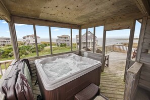 Surf-or-Sound-Realty-986-Star-Gaze-Hot-Tub-2