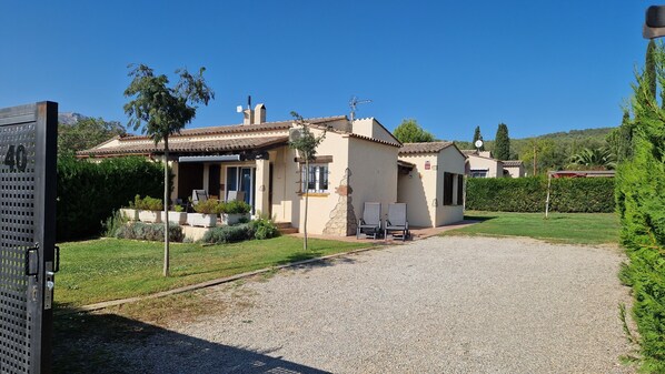 House, garden and parking