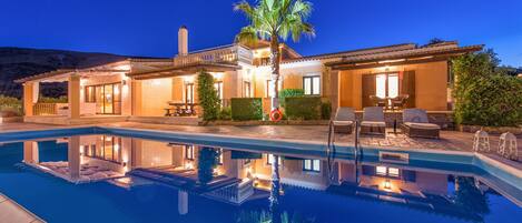 Astarte Villas - The Villa in Olive Grove
