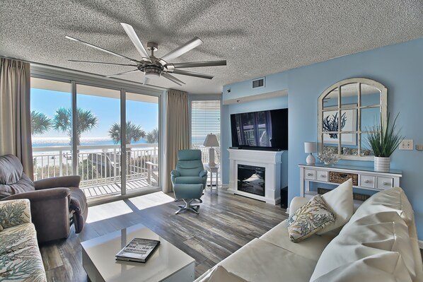 Livingroom/ ocean and pool views