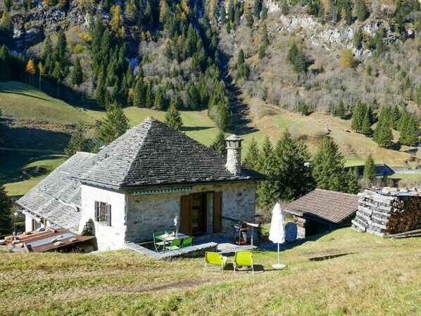 Propriété, Bâtiment, Écorégion, Plante, Fenêtre, Montagne, La Nature, Paysage Naturel, Montagnes, Lot Terre