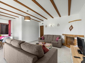 Couch, Möbel, Tabelle, Komfort, Holz, Gebäude, Interior Design, Wohnzimmer, Stuhl