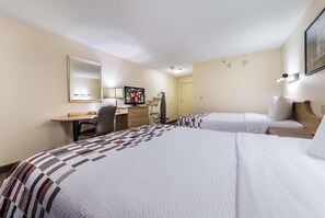 2 Queen size beds; perfect for your vacation!