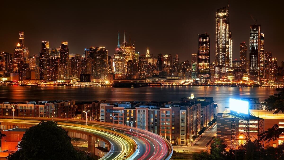 Family Vacation! Near Meadowlands Sports Complex, Pets Allowed!