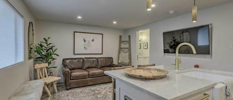 Aspen Vacation Rental | 2BR | 2BA | Step-Free Access | 540 Sq Ft