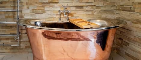 Our centrepiece - the Super Sized Copper Tub