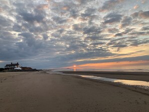 12 The Close, Brancaster Staithe: Sunset at nearby Brancaster beach