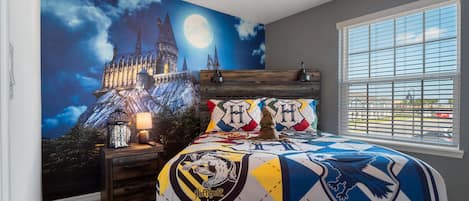 Bedroom 5: Upstairs Adventurous Harry Potter Queen Size Bedroom (Sleeps 2)