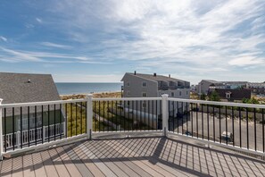 Rooftop Deck with Ocean Views!