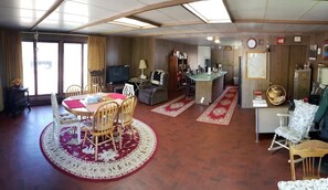 Large Eat-in Kitchen with seating for 15+, great island for a buffet