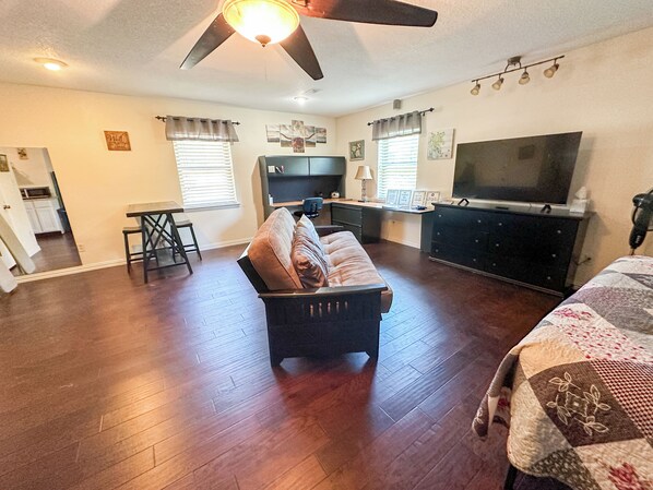 Discover the Charm of Our Spacious Studio!