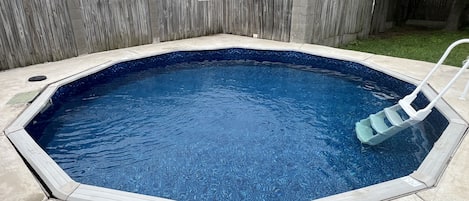 Cowboy Dipping Pool (4ft); Shared with 3 bedroom home/Duplex;  May not be open from Oct 1-May 1; or due to weather