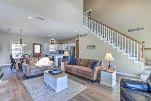 Living Room | 1st Floor | Free WiFi | Central A/C | TV w/ Cable