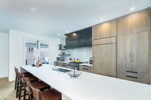 4.01-san-juan-104-telluride-kitchen1