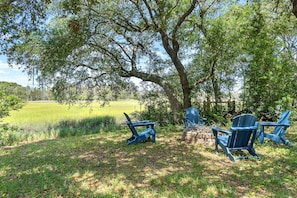Backyard / Firepit