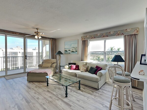 Welcome to Hibiscus 844