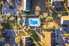 Use the community pool and loungers at your leisure!