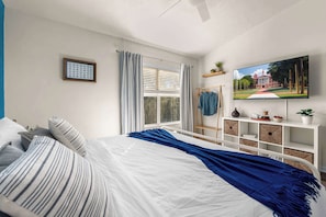 High Quality King Mattress. Bedrooms featuring en-suite Baths and access to free streaming apps like Netflix, Disney+, and Amazon Prime Video