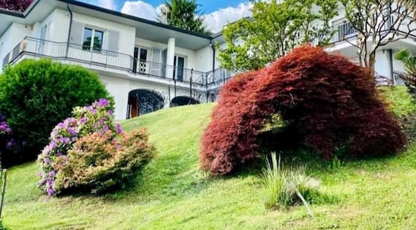 Villa "I Faggi Rossi" - Como