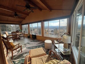 Cozy Sunroom w sweeping views