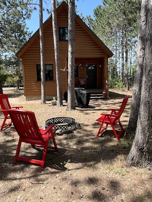 Your own bonfire pit and grill right outside the cabin! 