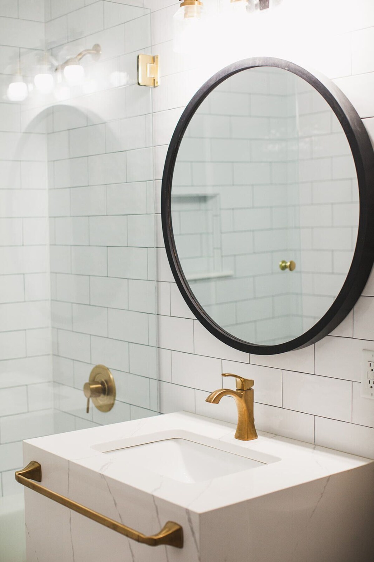 Perfect SSI Village location, Beautifully designed, WALK to dinner/shopping/park