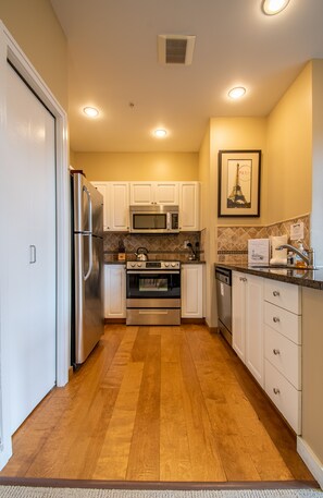 Fully Equipped Kitchen with Stainless Steel Appliances