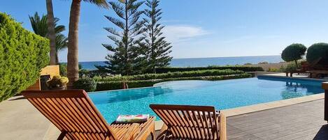 Villa del Mar | Pool view