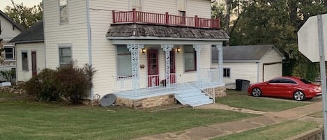 House is located close to McDonalds in a convenient location in Thayer, Mo.