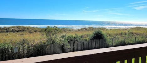 Spectacular ocean views from your spacious balcony! 