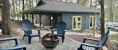 Enjoy making s’mores with lake views all around you.