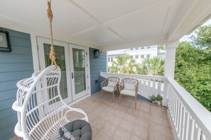 Second Floor King Bedroom- Balcony with Swing