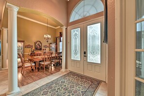 Entryway | Keyless Entry | Pet Friendly