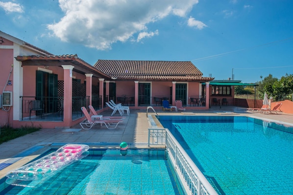 Georgia Apartment 6 Sidari Swimming Pool