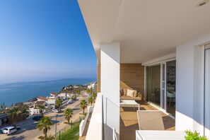 Terrace with sea views