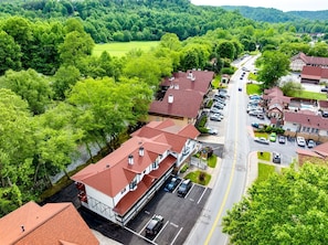 Edelweiss Strasse, Helen