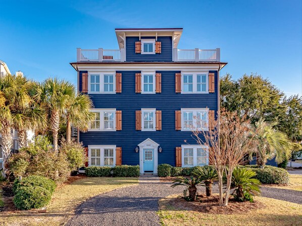 1000 Carolina Blvd - Brand New LSV - Pet Friendly - Private Pool - Roof Top Deck (1442)