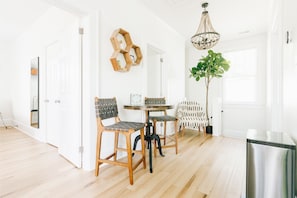 Cozy Eating Area