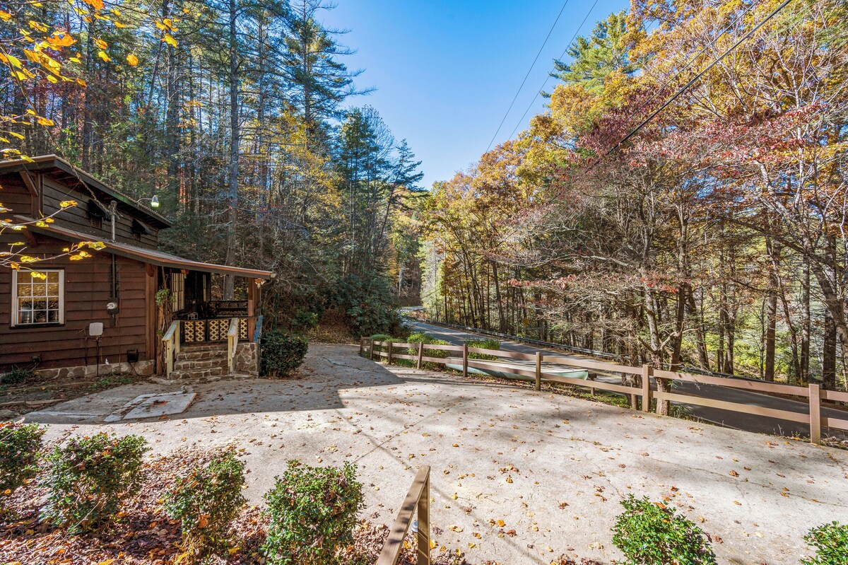 Easy Paved Access Fireplace❤️Great Privacy ️Across River NearDowntown