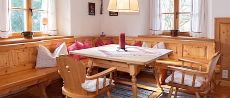 Ferienhaus 1 - 6 Personen, 130 qm, 2 sep. Schlafzimmer, 2 Bäder, WLAN-Ecksitzgruppe