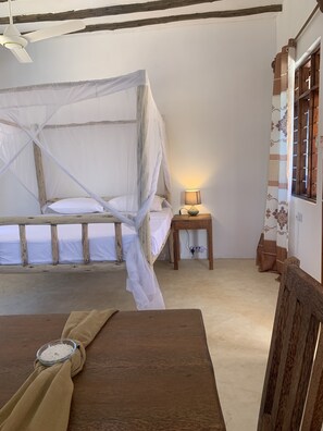 King Poolside Room