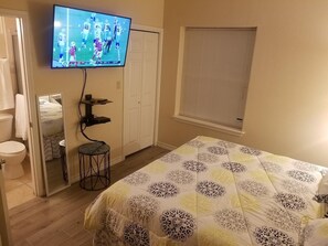 Screen, Bedroom, Room, Indoors, TV