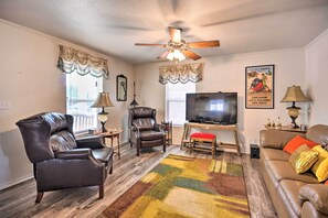 Living Room | Pet Friendly w/ Fee