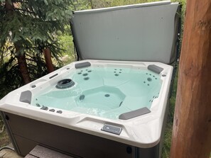 New 8/2022 - six-person private hot tub
Access is through 1st-floor bunk bedroom