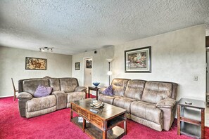 Living Room | Free WiFi
