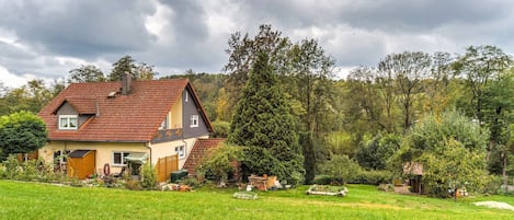 Außenseite Ferienhaus [Sommer]