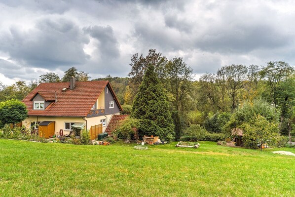 Außenseite Ferienhaus [Sommer]