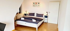 Schlafzimmer mit Balkon...