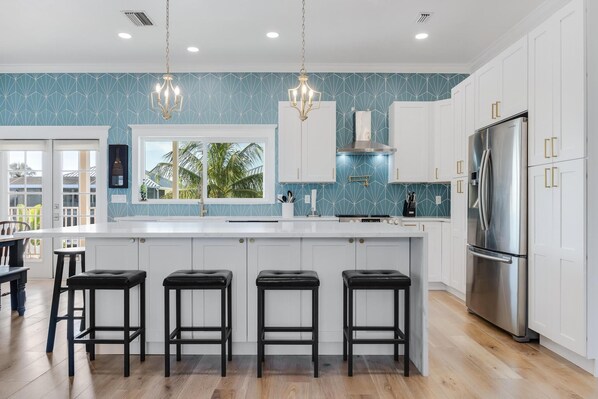 Brand new kitchen with all of the bells and whistles! 